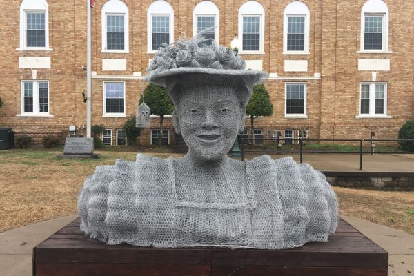 Minnie Pearl Chicken Wire Sculpture
