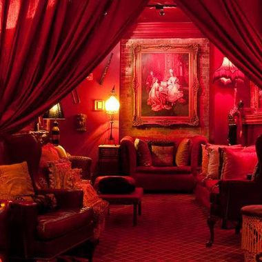 The Séance Lounge