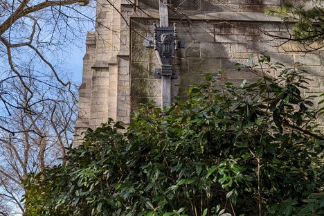 Princeton Chapel Bulldog