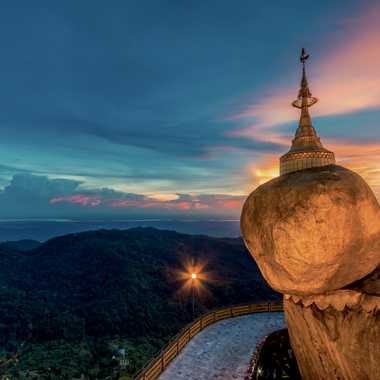 Kyaiktiyo pagoda, Golden Rock.