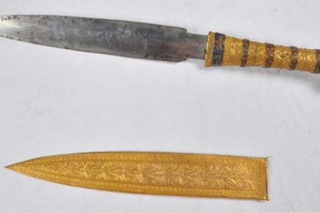 A Dagger Found in King Tut's Wrappings Was Forged from a Meteorite