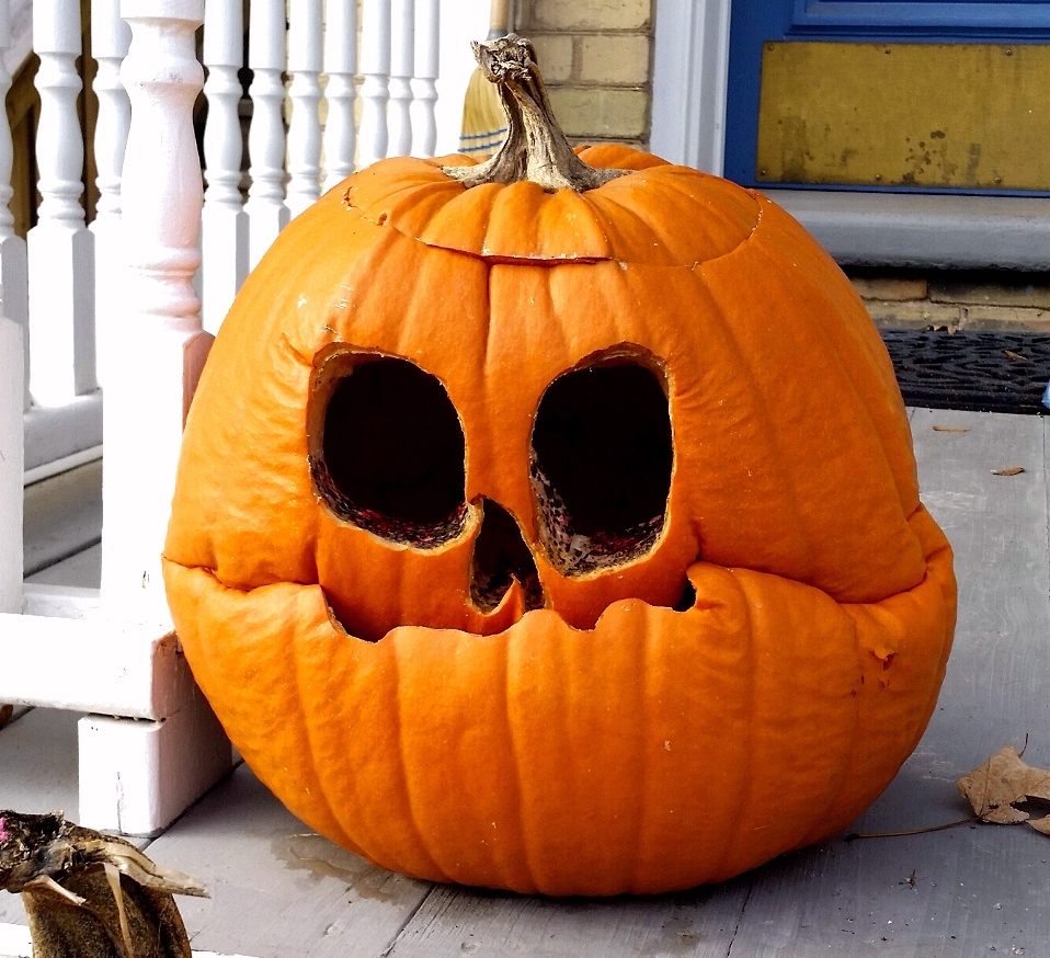 Allow These 32 Slumping Pumpkins to Ease Your November Blues - Atlas ...