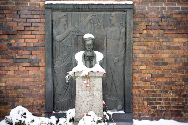Grave of Wilhelm Liebknecht, co-founder of the Social Democratic Party. 