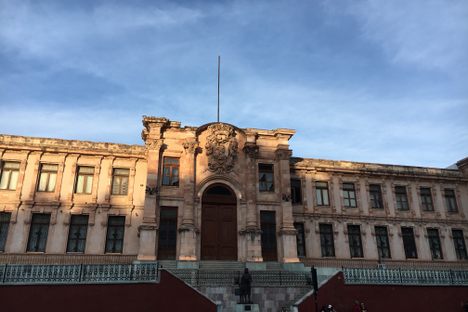Benemérita y Centenaria Escuela Normal Oficial de Guanajuato.