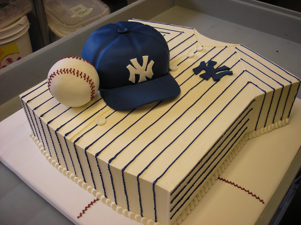 Baseball-Themed Groom's Cake with Yankees Logo