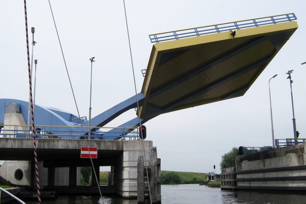 Slauerhoffbrug as viewed from the canal