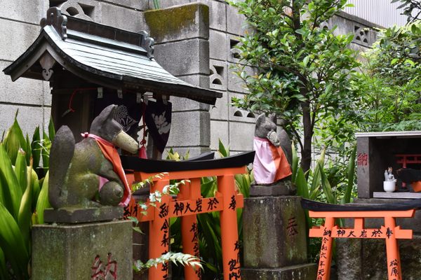 A hokora (shrinelet) at Tamiya Shrine.