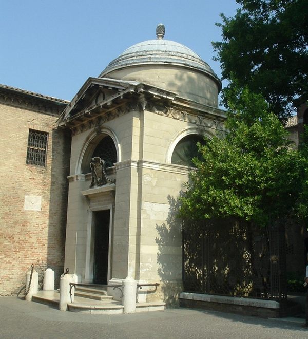 Dante's Tomb – Ravenna, Italy - Atlas Obscura