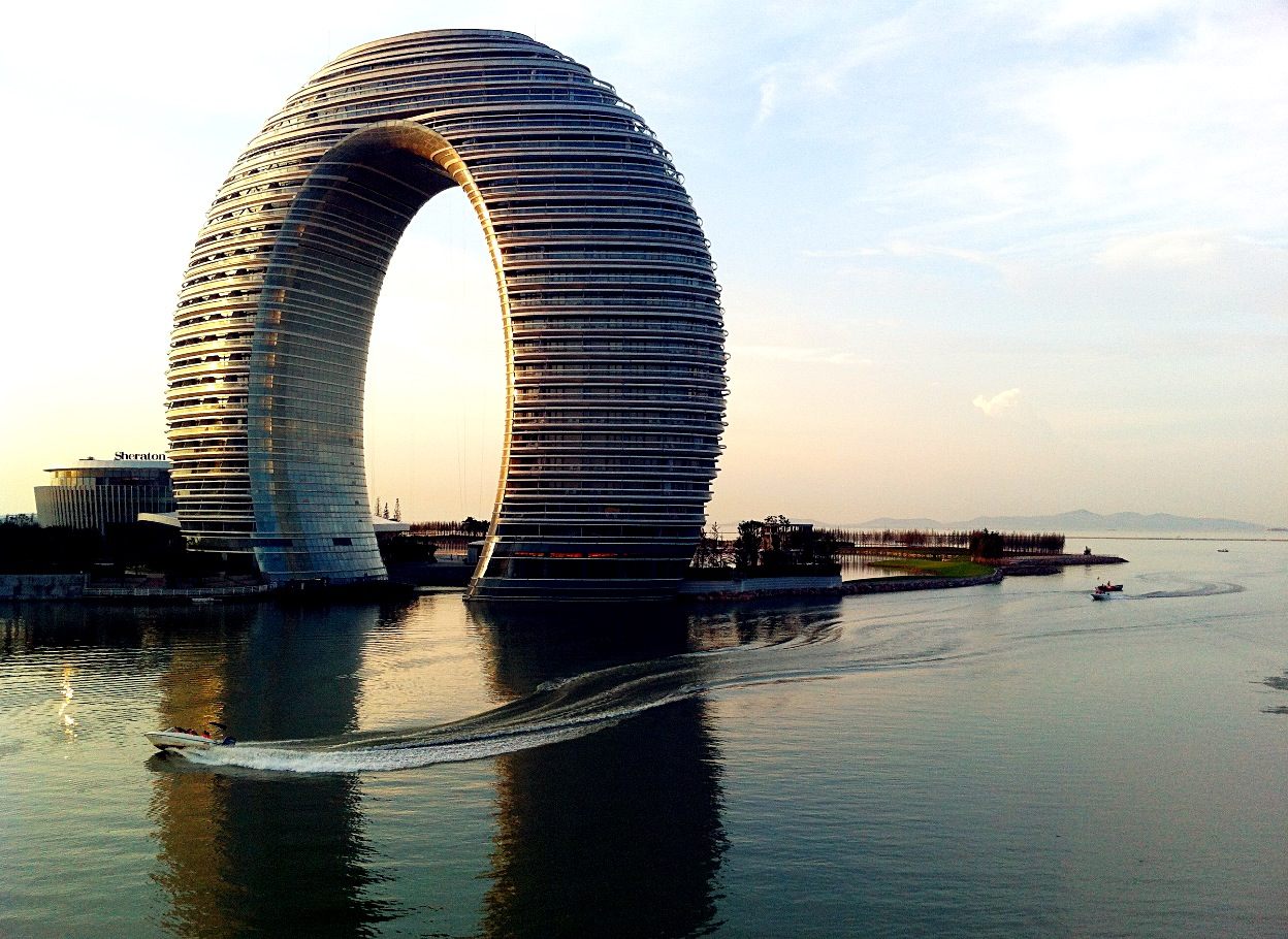 The horseshoe-shaped Sheraton in Huzhou. 