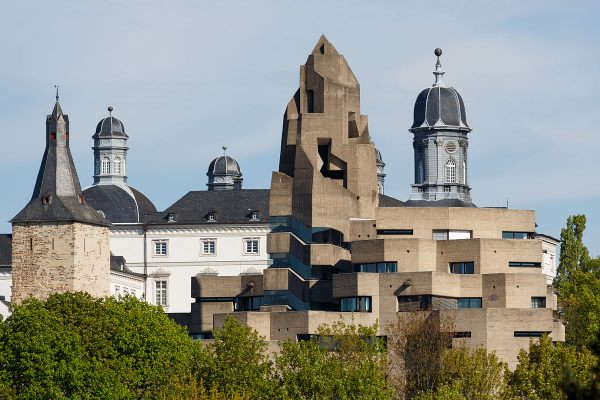 Obscuring the “New” castle behind.