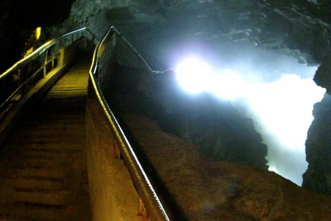 Devil's Throat Cave