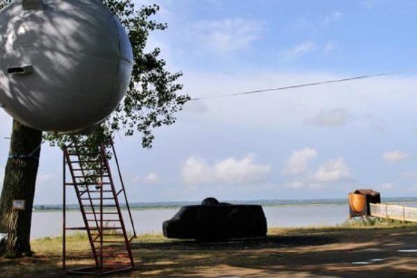 An idyllic setting for a love nest