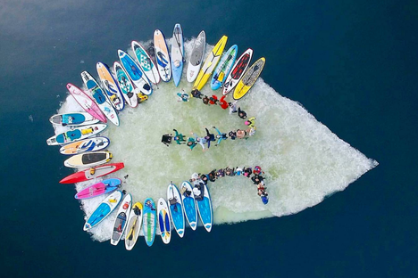 The Paddleboarders Who Took Over a Russian Ice Floe