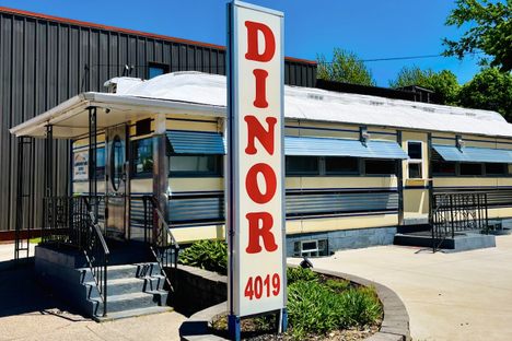 The spelling of ‘diner,’ a Pennsylvania custom, is familiar to locals.