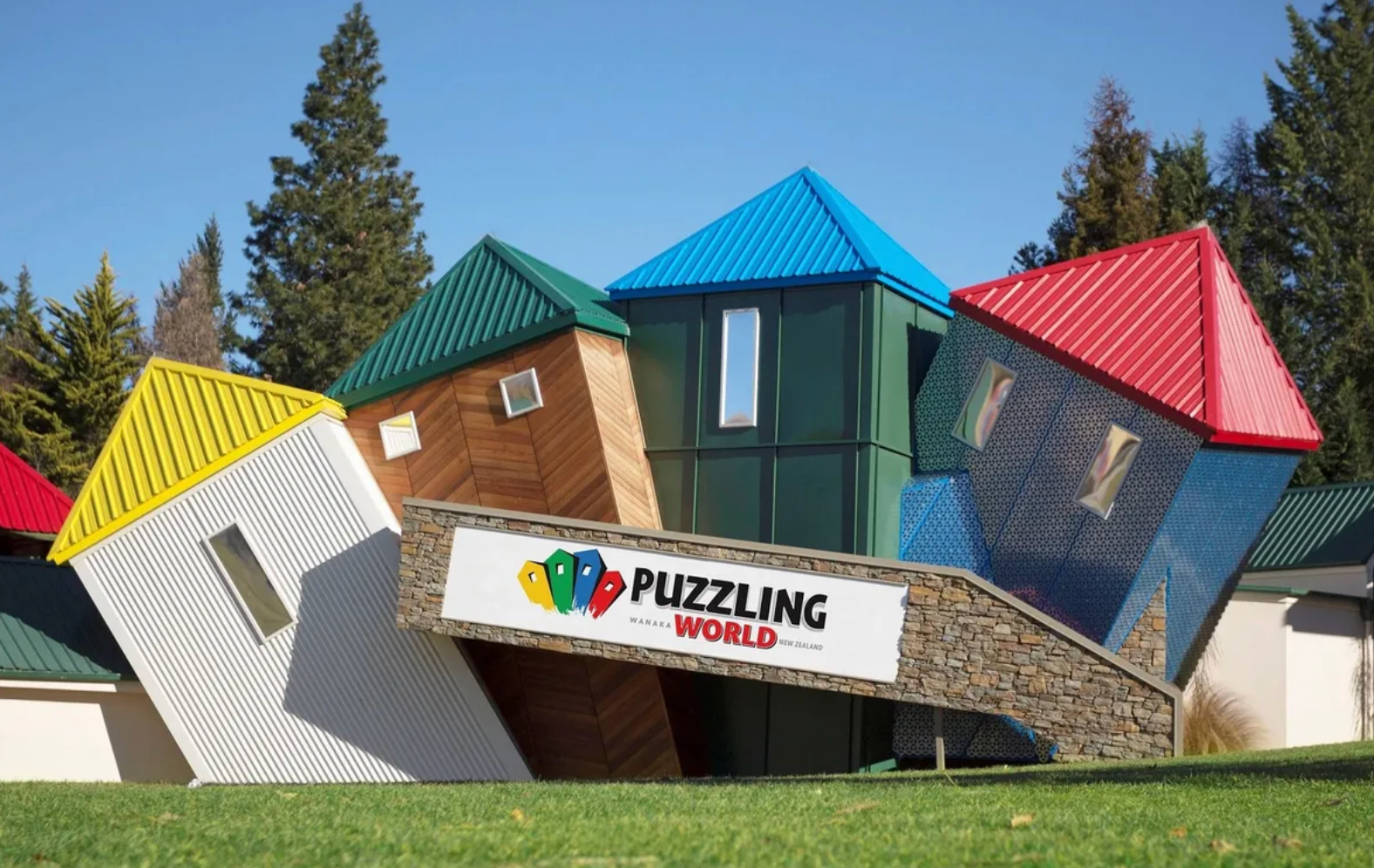 Visitors can take the “Psychic Challenge,” which promises $100,000 to any psychic who can find two hidden objects in the site.