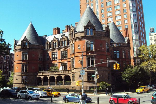 The building on the corner of 106th Street and Central Park West. (Photo: 