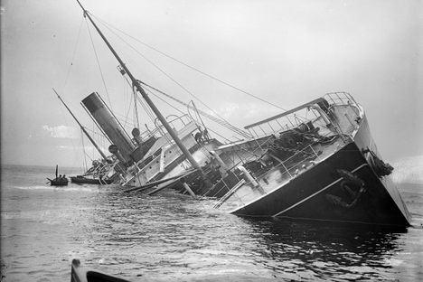 On the foggy morning of July 22, 1906, King Cadwallon struck rocks off the coast of St Martin's Island. A photographer from the Gibson family boarded a rowboat to get this image before the ship sank completely beneath the waves.