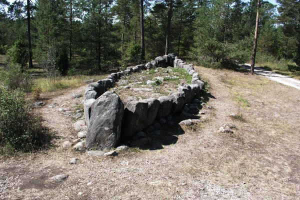 “Tjelvar’s Grave” stone ship burial site.