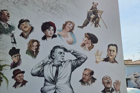 Agim Sulaj dedicated an entire wall to Fellini, surrounded by his unforgettable characters. 