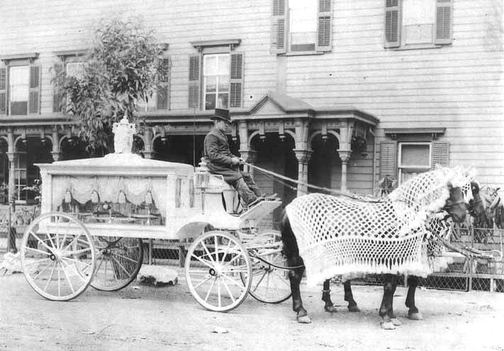 20th-century undertakers like this guy were constantly dealing with prank calls.
