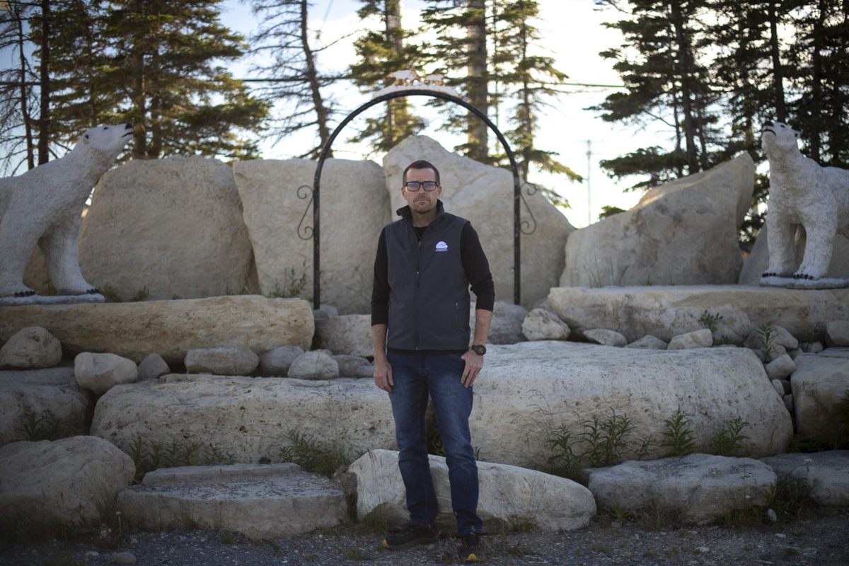In August 2022, Geoff York, senior director of conservation at Polar Bear International, visited Churchill. York's work often focuses on reducing conflict between people and polar bears.