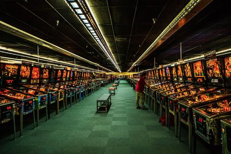 Pinball into infinity. 