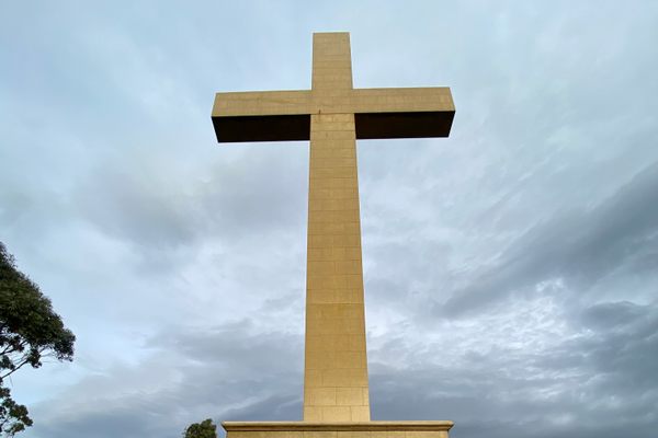 Mount Macedon Memorial Cross