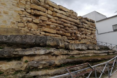 Detail of the wall over the rock basis.