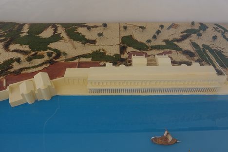 Model of the palace.