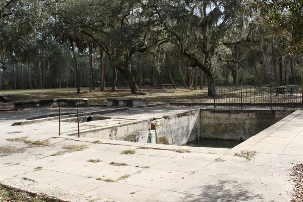 Ruins of The Hampton Springs Hotel 