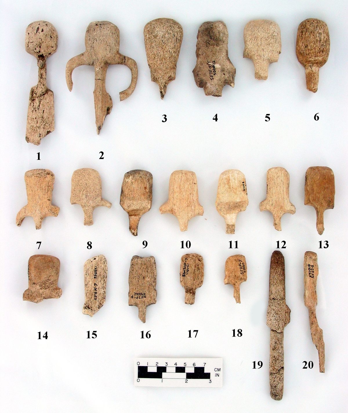 Atlatl fragments from Par-Tee.