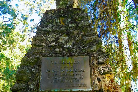 The memorial cairn at Kaluakauka.