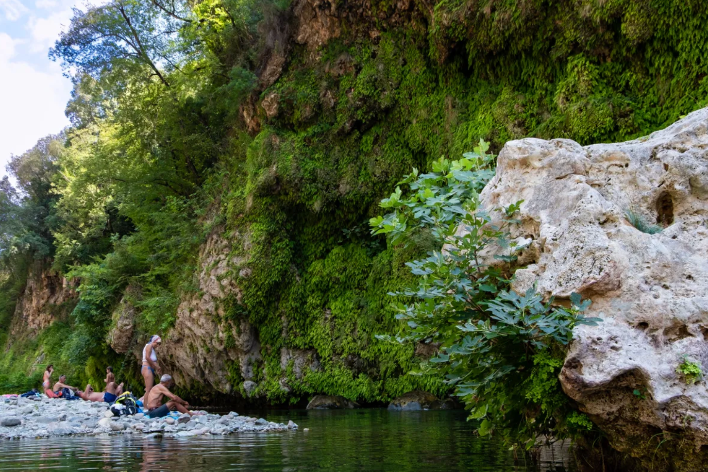 Be careful on the trail down to the water—it’s slippery!