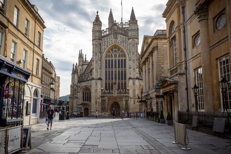 The picturesque Bath Abbey sits in the center of town. Just next to it, a king of England may have been crowned.
