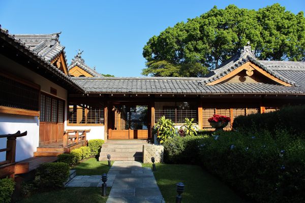 Barbara Hutton's Japanese palace, in the shadow of the volcano Popocatépetl.