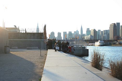 The park along Newton Creek. (urbanomnibus/Flickr)