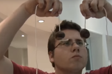 Video Wonder: The British Game of Knocking Nuts