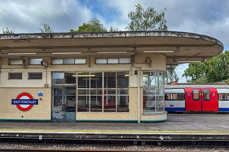 East Finchley  Tube Station & the Archer