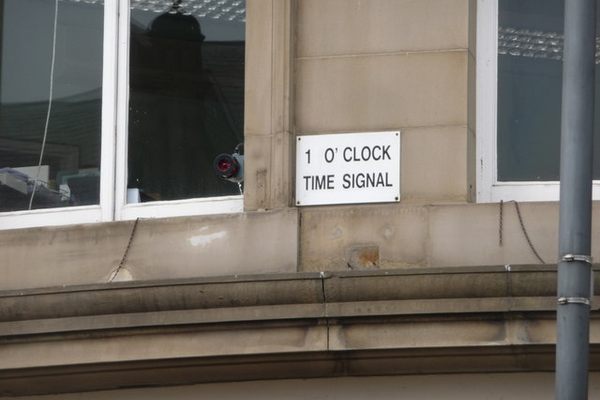 1 O’CLOCK TIME SIGNAL