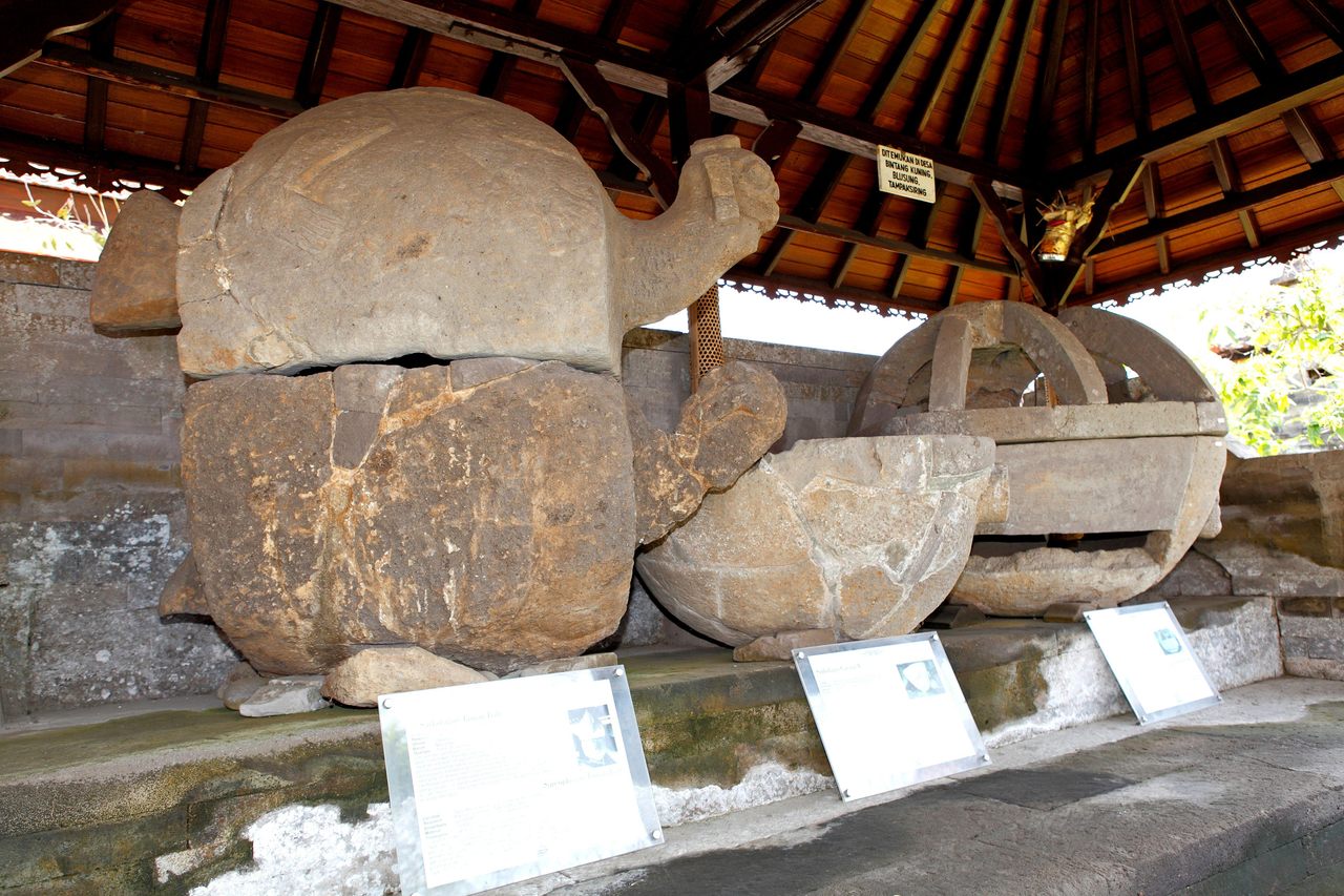 Centuries ago, Bali's elite were buried in massive stone sarcophagi, some of which were carved to resemble turtles, such as the example at left, on display at Museum Gedong Arca.