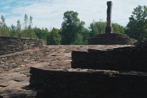 A view of Opus 40's central nine-ton monolith