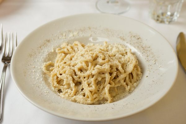 Romans insist you should feel the cracked peppercorns and cheese grains on your tongue.