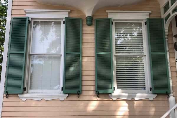 The supposedly upside-down windows on the first floor.