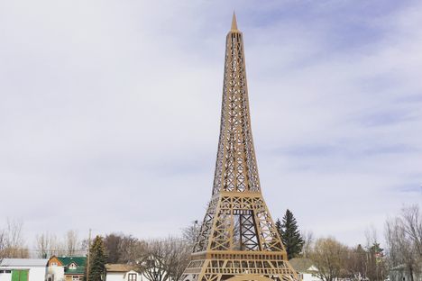 The replica of the tower.