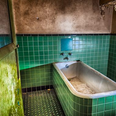 A hydrotherapy tub in St. Albans Sanatorium.