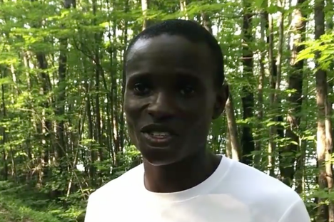 A Professional Runner Outran Two Amateur (?) Bears