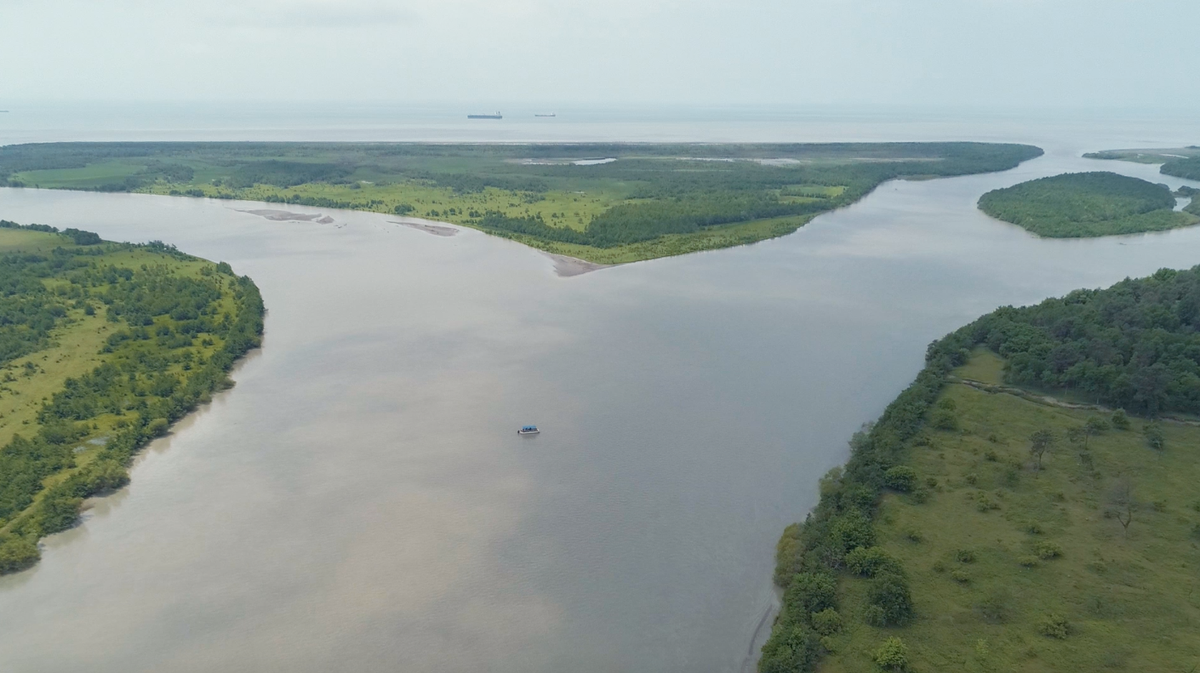 Researchers on the Rioni River, at the mouth of the Black Sea.