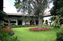 Casa Popeno's main garden