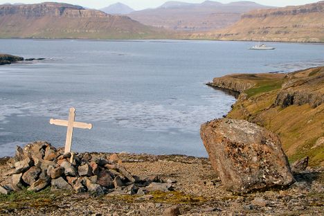 A cross in Port Couvreux.