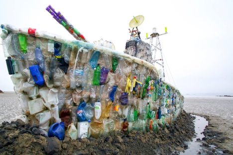 Don't throw garbage into the ocean please.